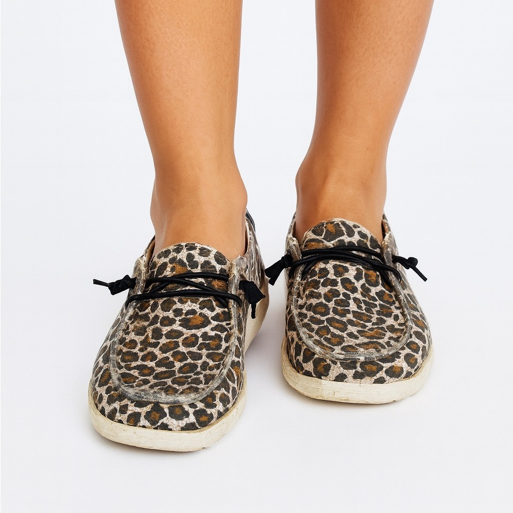Leopard HEY DUDES